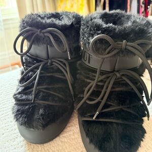 Women's Black Fur Boots